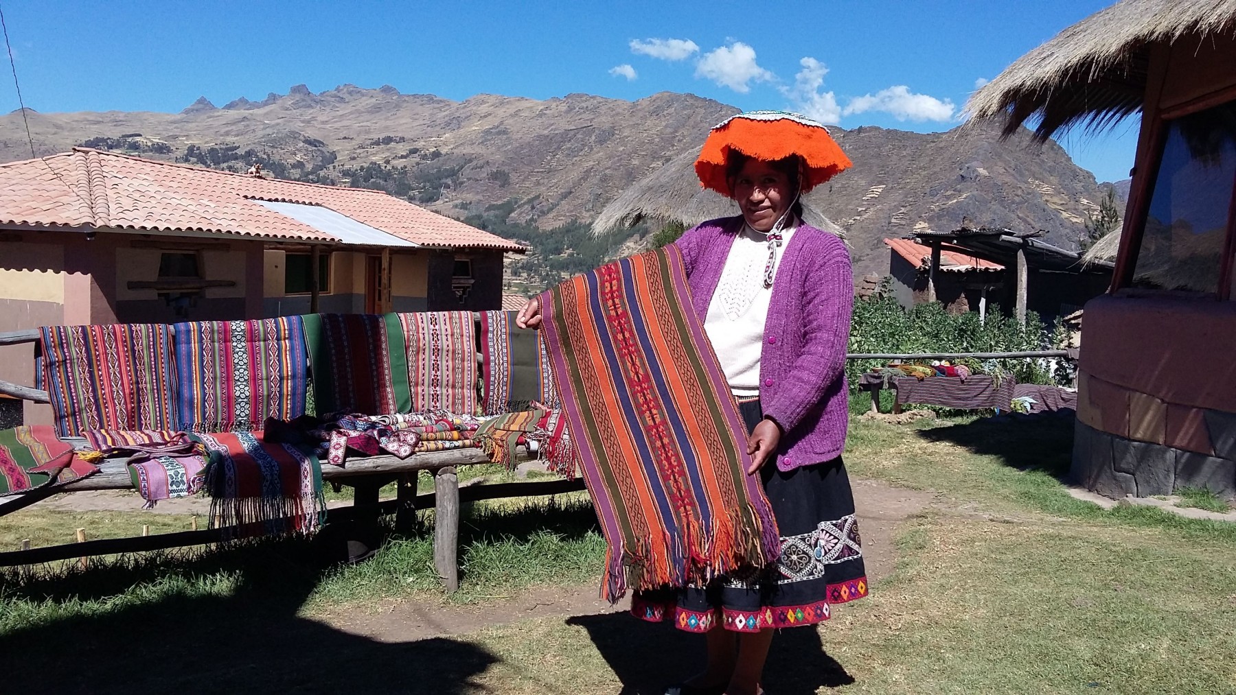 Amaru weaving, Peru