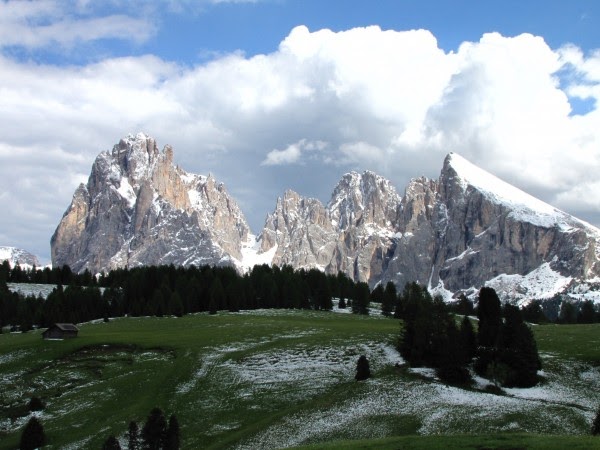 Italy dolomites mountains